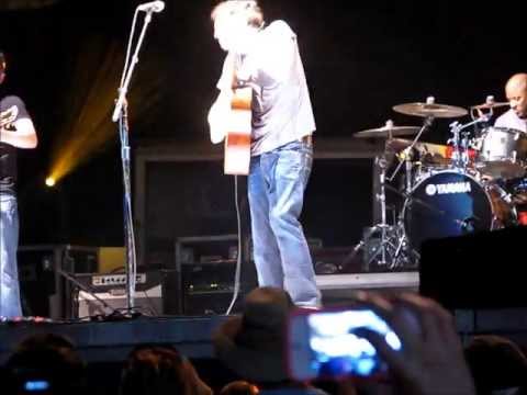 Phillip Phillips - This was so much fun! 1000s turned out to see Phillip Phillips at SunFest in West Palm Beach, FL on May 4. He closed his set (before encore) with this fan fa...