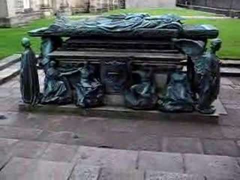 Elphinstone Monument