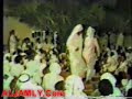 الأستاذ الفنان الراحل جمال طه الراشد ( ماقد صفالي ) بأحد سمرات عام 1988 مشتركه مع الفنانين بنيان البذالي وفيصل الفرج وخالد الملا مع الكمنجاتي مبارك بوعيد وعبدالله الظليعي والأيقاعي طارق الشيحه قانون غير معروف .لتحميل السمرات يرجى زيارة موقعنا .http://Www.ALJAMLY.Com