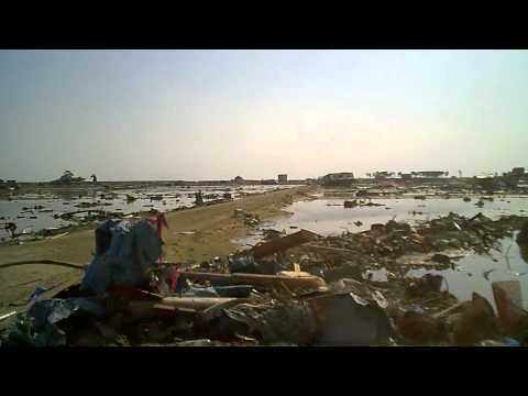 VIDEOS: barcos continúan en medio de las devastadas calles de Japón