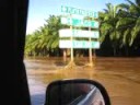 Cruzando río desbordado Costa Rica