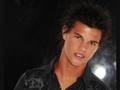 Taylor Lautner Interview on Chio in the Morning (Wired 96.5)