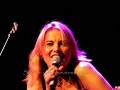 my first video for the flawless lucy lawless. i maked it for her san fran gig, but it's too late. 
ma premi�re vid�o pour lucy lawless. je l'avais fait pour son concert de san fran, mais c'est trop tard! -____-'