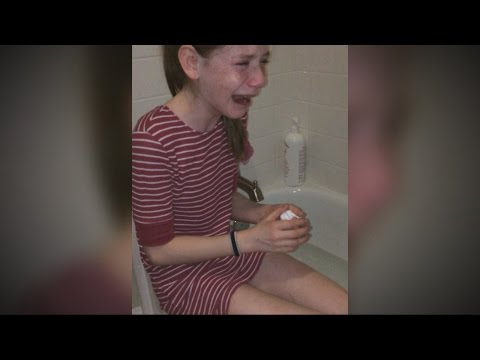 3d redhead girl tits boumce hairy chubby teen sucks dick