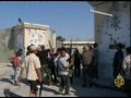 الثوار داخل مقر القذافي في باب العزيزية