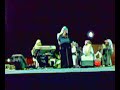 ياليتنى كنت موجوده والله ليكون الرقص فوق المسرح