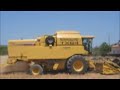 Moissonneuse-Batteuse jaune Moissonneuse-Batteuse jaune