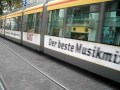 Straßenbahntreibe n in der Karlsruhe Fußgängerzone