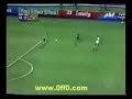 حارس ينقز لاعب ويسحب فيه
