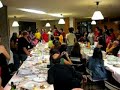 la schola cantorum coralina canta en la �ltima sobremesa del xvii curso de canto, tecnica vocal, direcci�n coral y taller coral (organizado por el coro camerata ad libitum de ponteareas)celebrado en pontevedra, galicia el 21 de agosto de 2006. la solista es rosaida, en la esquina superior izquierda, sentada... disfrutad, nosotros ya lo hicimos en su tiempo... es vuestro turno...!!!