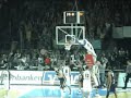 Julius Jenkins Alley-oop vs Brose Baskets