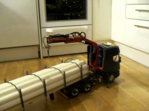 leimbach - First video of the crane up and running. Just waving around and playing with it.