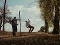 jean pierre marielle fait du saut � la perche dans le film bouvard et p�cuchet 1989