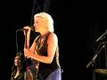 Eva Dahlgren forgets the lyrics! Eva Dahlgren forgets the lyrics!