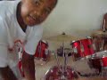 how to play the drums