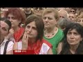Saakashvili eats his tie