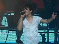 burnin up  nicks mic falls in crowd    jonas brothers 7/6