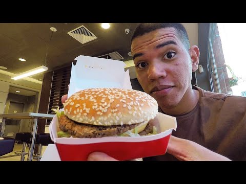 Provando o HAMBÚRGUER MAIS FAMOSO DO MUNDO pela primeira vez | McDonald's