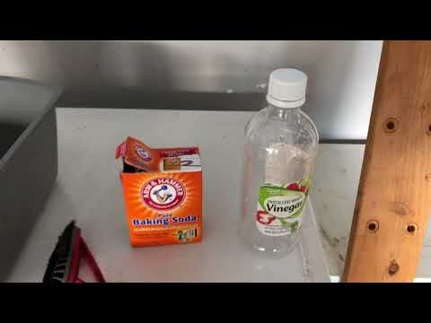 video-linktoworks-How to clean cooking grease from kitchen wall