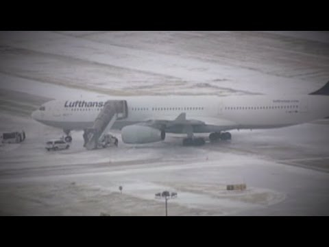 Ice Storms Delay Flights at Dallas Airport