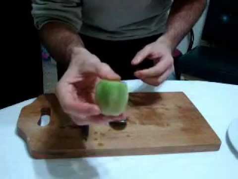 how to skin a kiwi