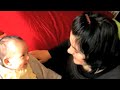 Andor �s anyuk�ja besz�lgetnek