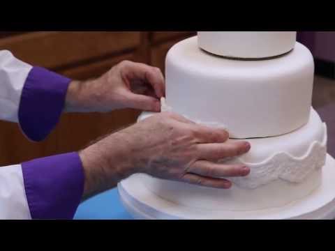 how to attach sugar flowers to a wedding cake