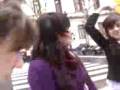 en pza de mayo con las chicas :O
