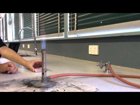 how to properly ignite a bunsen burner