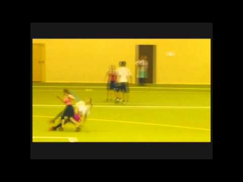 Lennis versucht nen roundabout kick and failed !