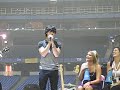 Nick Jonas regala su guitarra