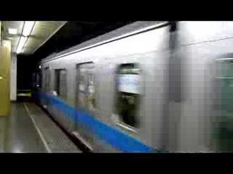 小田急4000形　日比谷駅到着