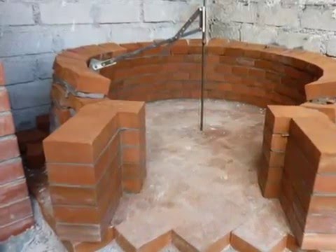 FORNO A LEGNA - Costruzione facilitata di un forno a legna per pane e pizza utilizzando materiali comuni e compasso a geometria variabile autocostruito. Easy building of a w...