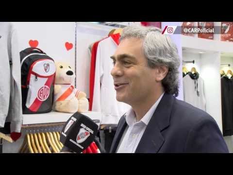 Luis Landoni en la inauguración del River Plate Store San Justo