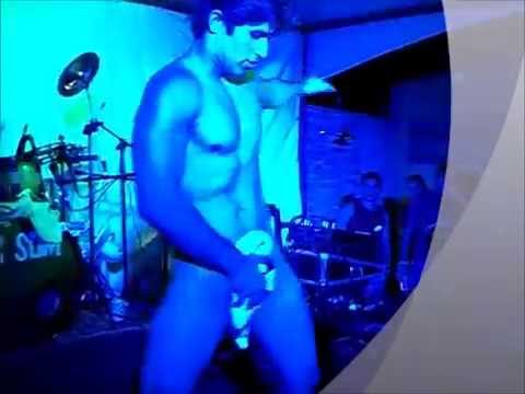 gogoboys - O Gogo Boy Delson Lopes é extremamente sensual e envolvente, dança muito bem. Excelente profissional.
