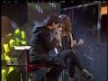 Malú y David de María interpretan a dúo , 'Enamorada'. 
