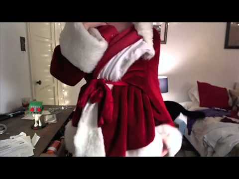 Lisa sexy danse en costume de Père Noël pour vous