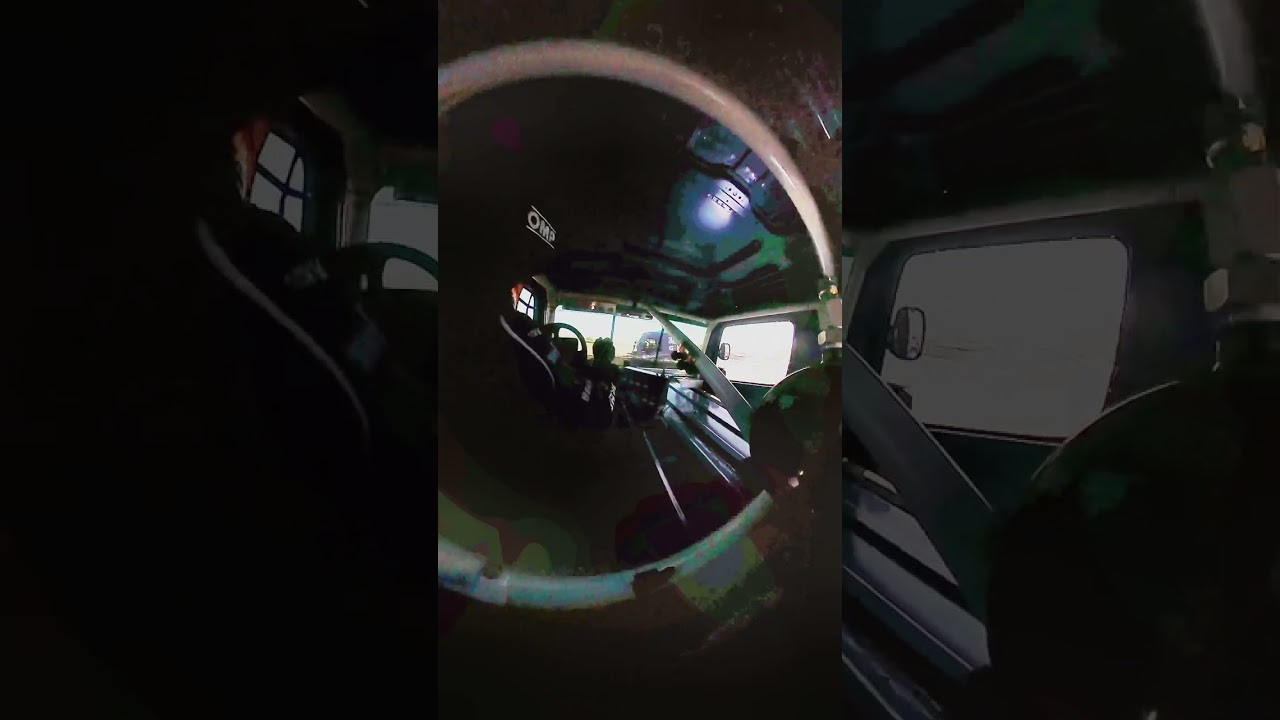 Regra nova da corrida: proibido piscar.  Piscou… 🚛👍