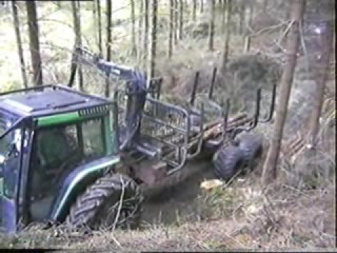 Valmet tractor with farmi drive trailer