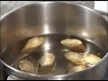 ■下村 邦和が教える！煮物料理の王道「筑前煮」のスペシャルテクニック【調理のポイント】動画で見る、野菜を茹でるポイント【ぐるなびレシピ】http://recipe.gnavi.co.jp/飲食店で働くプロの料理人『ぐるなびシェフ』が考案するレシピを 紹介。簡単に手に入る食材を使った、プロのならではの技がキラリ と光る、簡単
