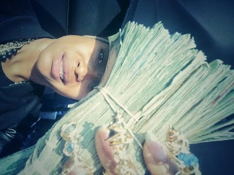 Ganadora de 4 Grammys cantó por limosnas y solo ganó US$3.60