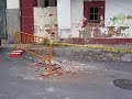 Cand�s, derrumbe de parte del tejado de una casa centenaria