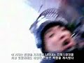 전경들은 폭력이 일상화 되어있다. 공권력이라는 이름으로 한 사람의 인간성에 마저 영향을 줄 수 있는 것이 바로 정치 지도층의 잘못된 선택이다.다행히도 기자는 경찰의 폭행으로 쓰러질때까지 카메라를 놓지 않았다..(짓밟힌 20대 여성 