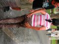Hong en el suelo / Student vs water spurt