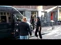 tyra banks is in de stad. het amerikaanse supermodel is in amsterdam voor opnames van het televisieprogramma america's next top model. ze kwam zaterdag aan in het amstel hotel. 
in dat programma strijden dertien vrouwen om de titel. het format is wereldwijd verkocht. in nederland zijn vier seizoenen van de nederlandse variant, hollands next top model, uitgezonden. 
de opnames zijn zondag begonnen in de angel studio's in de houthavens en zullen enkele weken duren