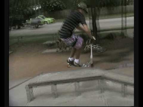 BMX BIKES TRICKS STUNTS CRASHES