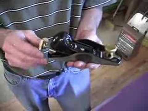 how to adjust bench plane