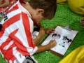 A autora Gisele Pecchio (Coleção Toby) realiza a primeira oficina literária gratuita para crianças do ano 2010 nas lojas da Livraria da Vila. Durante 60 minutos a escritora conversou, leu e coloriu com as crianças utilizando recursos em áudio e vídeo para contar as aventuras ecológicas do cão Toby, protagonista das histórias da primeira coleção em formato acessível para crianças, de edição da própria autora. Os livros se apresentam em áudio, tinta, braile e tinta ampliada. Ilustrações de José Carlos Mecchi (personagens), Gladys Ometto (paisagens em óleo sobre tela), pintura eletrônica de Lis Mônica e Renato Alexandre de Oliveira e música 
