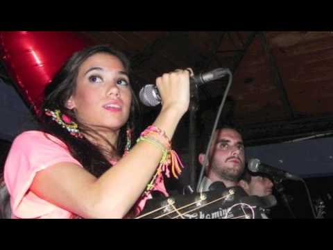agapornis - TW @JURA_DJs DOWNLOAD http://www.2shared.com/audio/-5oSdjwq/Agapornis_mix_2012.html? AGAPORNIS Persiana Americana Si Te Vas Someone Like You El Muelle De San...