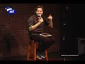microfono abierto es una tarima en la que george harris nos cuenta un sin fin de aventuras. en este caso nos habla sobre la odisea de estudiar en los estados...